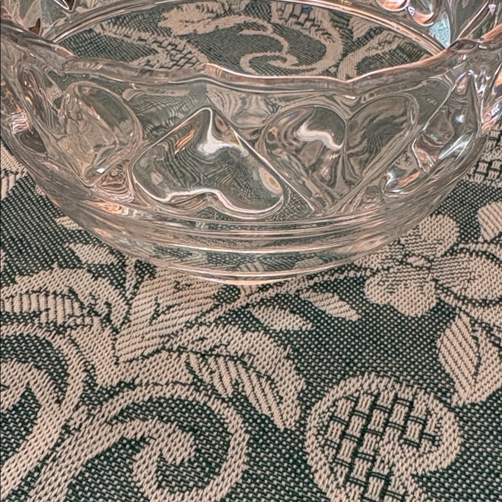 Tiffany & Co. Crystal Heart Patterned Glass Bowl - Picture 4 of 5
